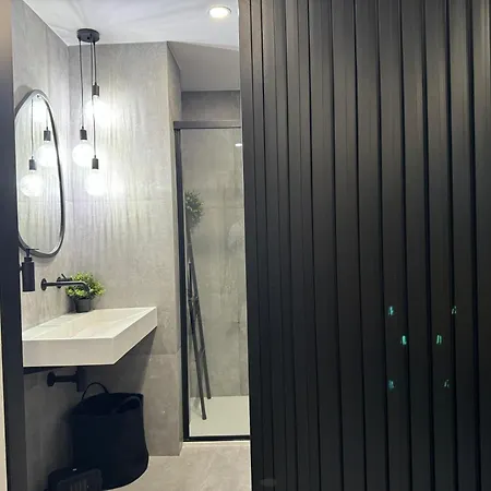 Deluxe Lajuderia Con Parking Gratis Appartement